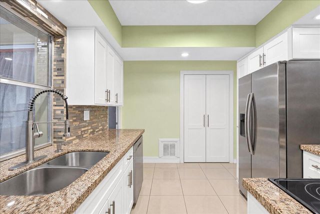 4911 NW 14TH, Deerfield Beach, FL 33064