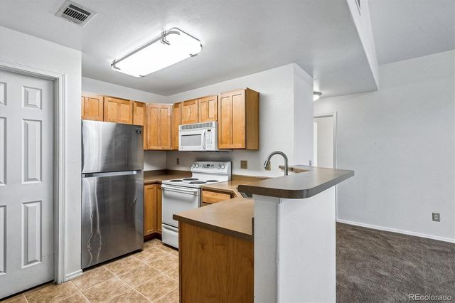 8691 E Dry Creek Road 825, Englewood, CO 80112