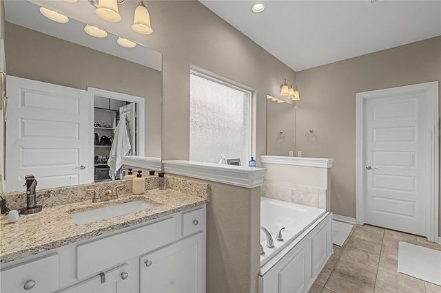 2014 W Broadway Place, Rogers, AR 72758