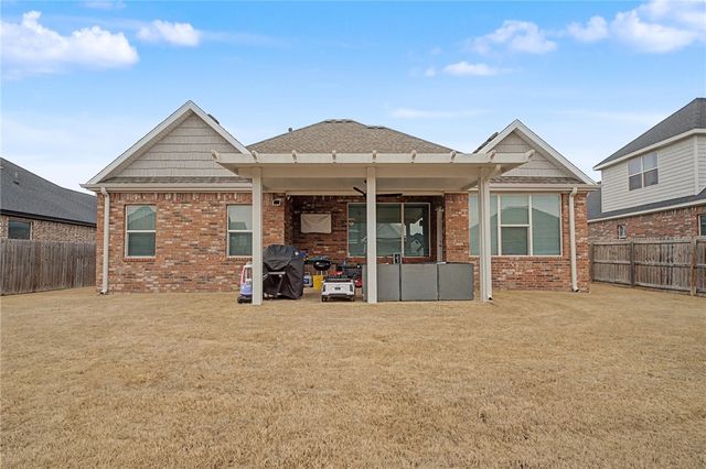 2014 W Broadway Place, Rogers, AR 72758