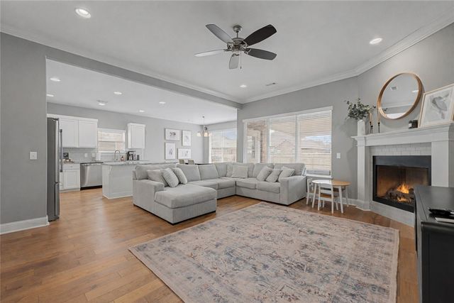 2014 W Broadway Place, Rogers, AR 72758