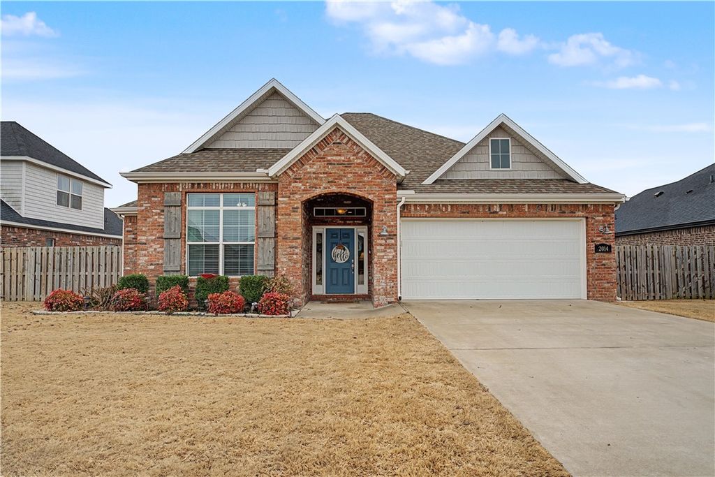 2014 W Broadway Place, Rogers, AR 72758