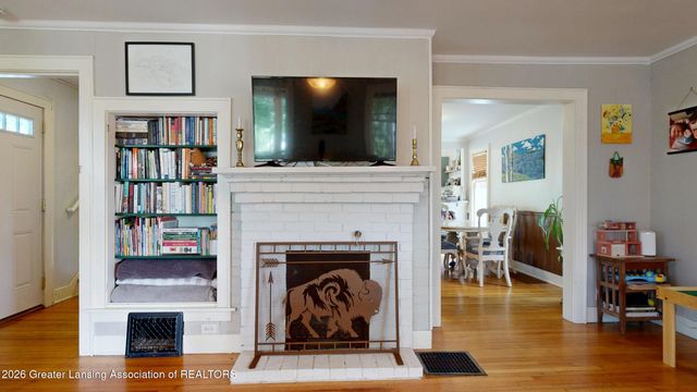 320 Oakhill Avenue, East Lansing, MI 48823