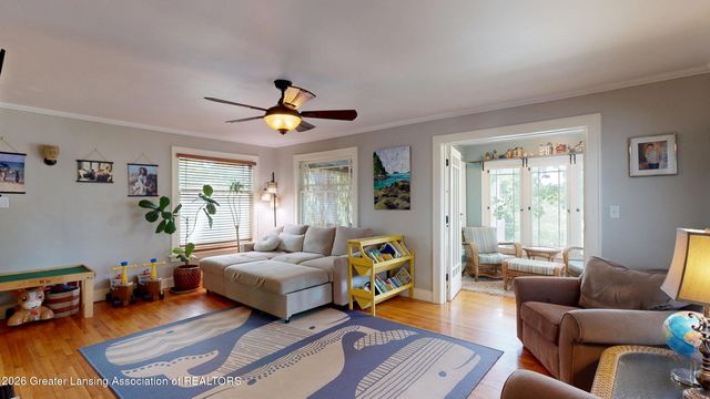 320 Oakhill Avenue, East Lansing, MI 48823