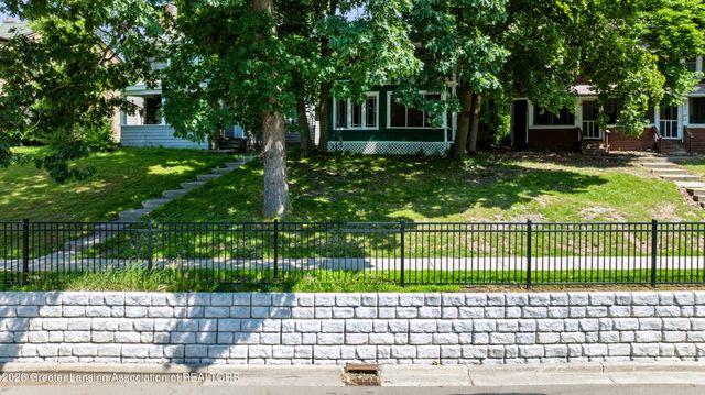 320 Oakhill Avenue, East Lansing, MI 48823