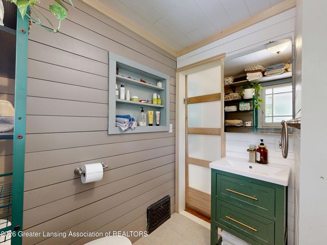 320 Oakhill Avenue, East Lansing, MI 48823