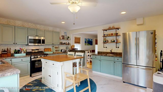 320 Oakhill Avenue, East Lansing, MI 48823