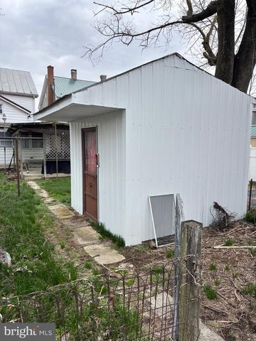 769 FAIRGROUND AVE, Chambersburg, PA 17201