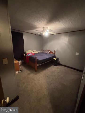 769 FAIRGROUND AVE, Chambersburg, PA 17201