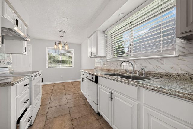 7530 Gulfbriar Place, Houston, TX 77489