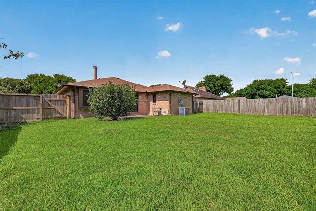 7530 Gulfbriar Place, Houston, TX 77489