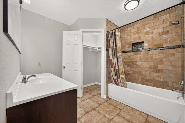7530 Gulfbriar Place, Houston, TX 77489