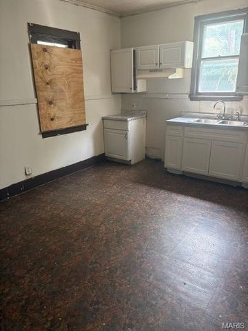 5504 Jennings Station Road, St Louis, MO 63136