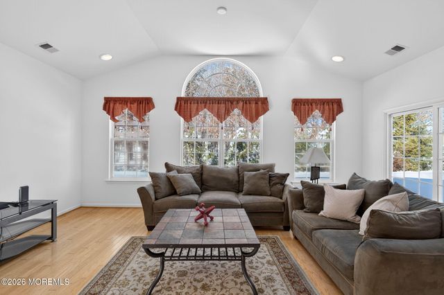 76 Portland Street, Barnegat, NJ 08005