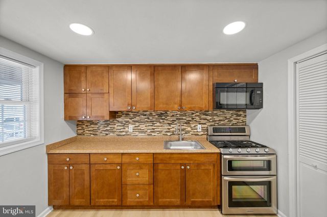 817 5TH, Baltimore, MD 21227