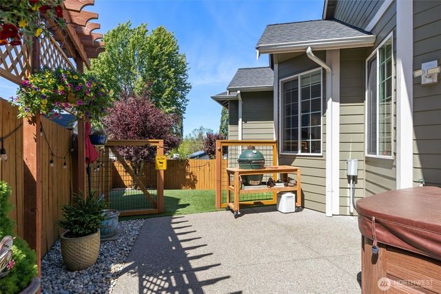 1922 10th Street Pl SW, Puyallup, WA 98371