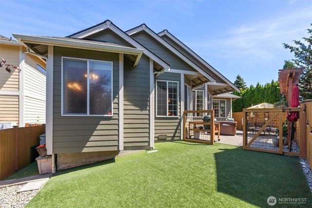 1922 10th Street Pl SW, Puyallup, WA 98371