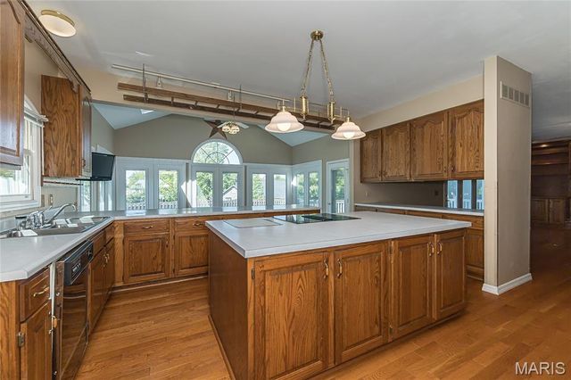 22 Huntington Parkway, St Charles, MO 63301