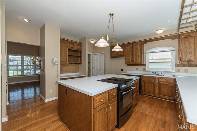 22 Huntington Parkway, St Charles, MO 63301