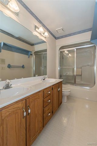 22 Huntington Parkway, St Charles, MO 63301