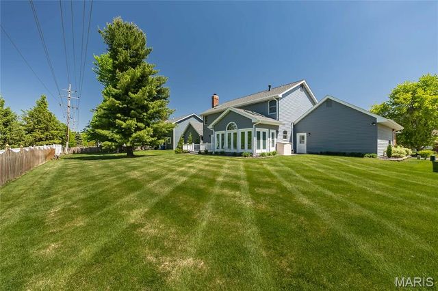 22 Huntington Parkway, St Charles, MO 63301