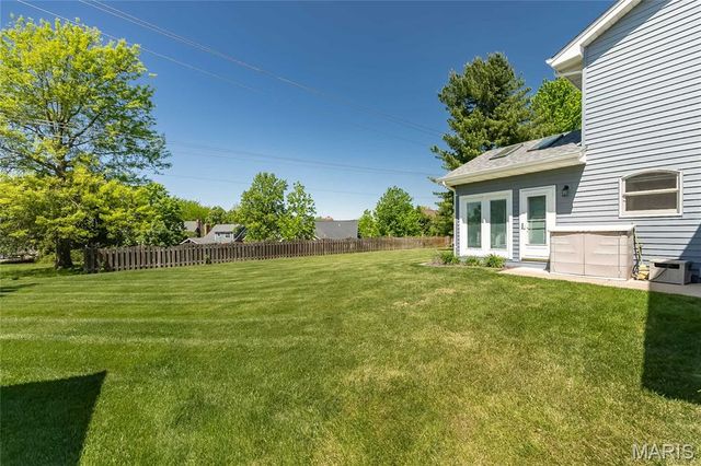 22 Huntington Parkway, St Charles, MO 63301