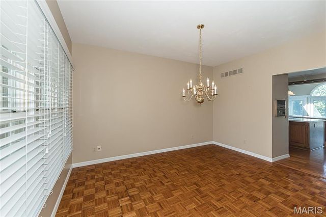 22 Huntington Parkway, St Charles, MO 63301