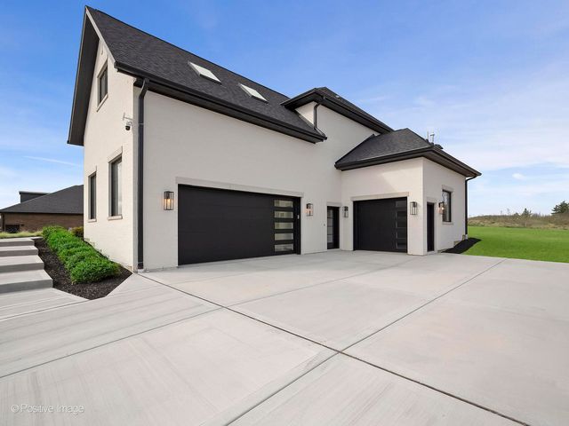 8302 Pleasant View Avenue, Willow Springs, IL 60480