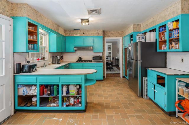 94 Meadow Road, Briarcliff Manor, NY 10510