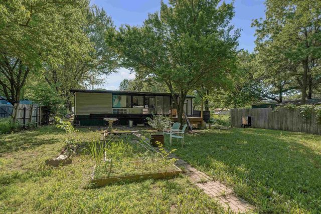 4851 S Bluff St, Wichita, KS 67210