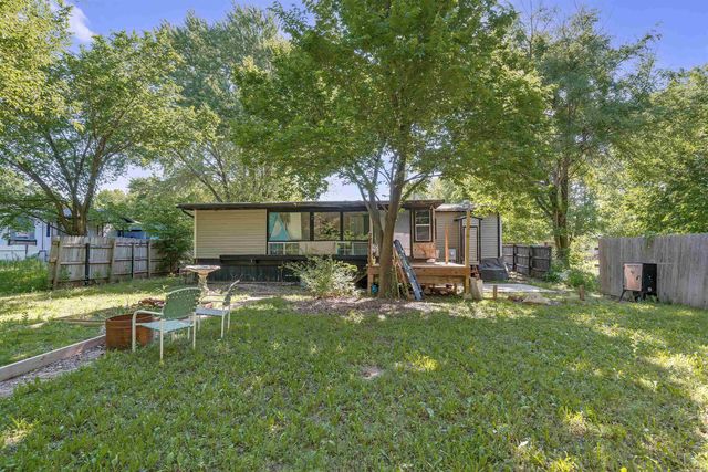 4851 S Bluff St, Wichita, KS 67210