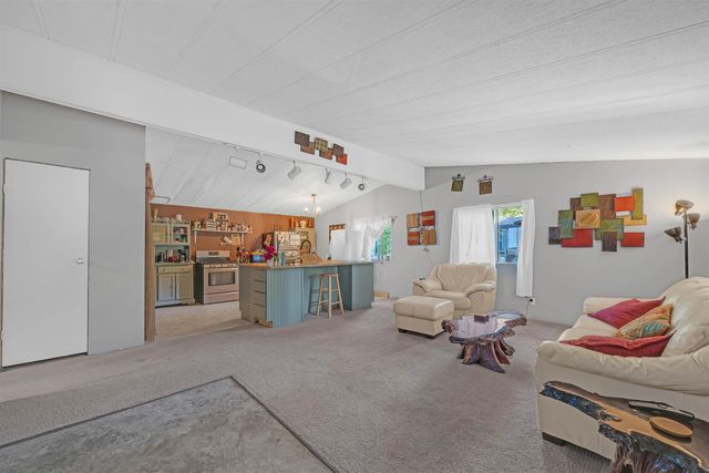 4851 S Bluff St, Wichita, KS 67210