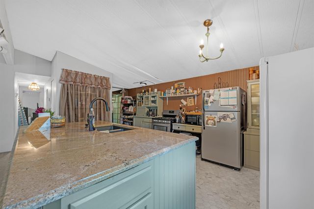 4851 S Bluff St, Wichita, KS 67210