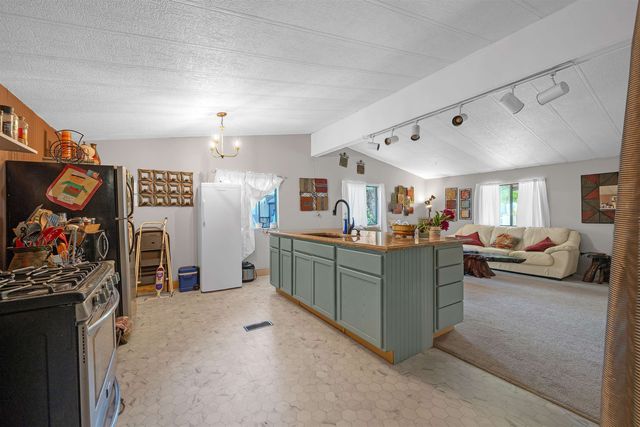 4851 S Bluff St, Wichita, KS 67210