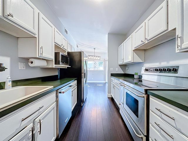 7615 Mayapple Road, Jacksonville, FL 32211