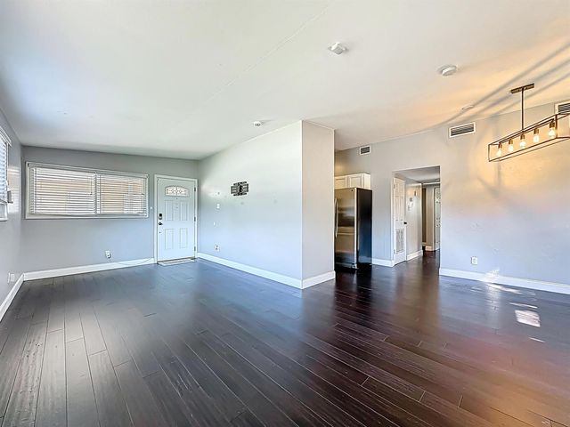 7615 Mayapple Road, Jacksonville, FL 32211