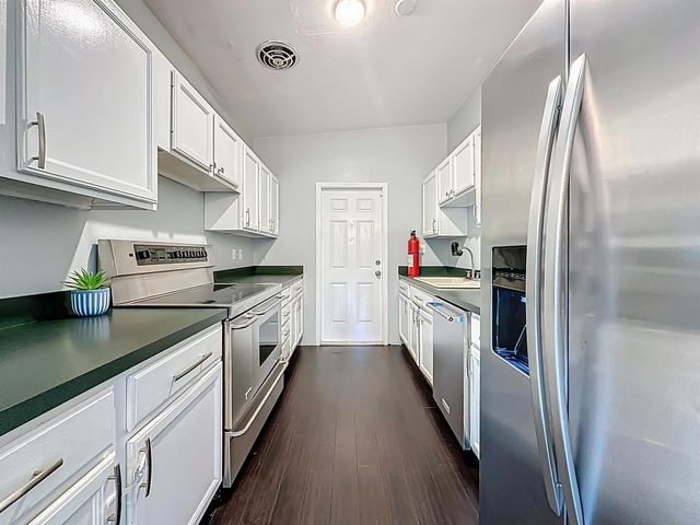 7615 Mayapple Road, Jacksonville, FL 32211