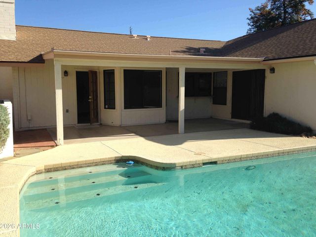 701 W SUMMIT Place, Chandler, AZ 85225