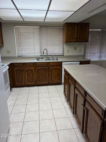 701 W SUMMIT Place, Chandler, AZ 85225