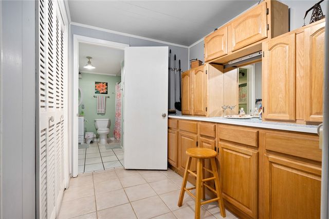 627 S Fuqua St, Rockport, TX 78382