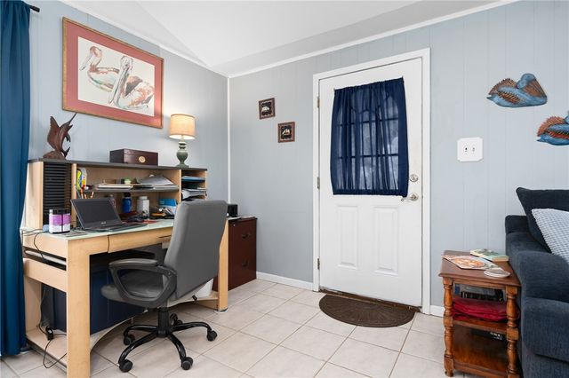 627 S Fuqua St, Rockport, TX 78382