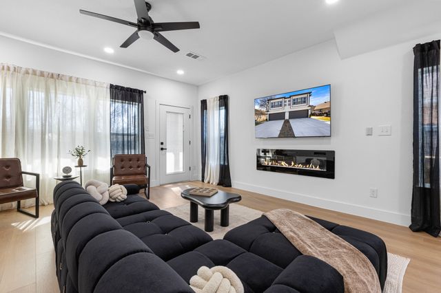 1509 S Barry Avenue, Dallas, TX 75223