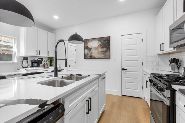 1509 S Barry Avenue, Dallas, TX 75223