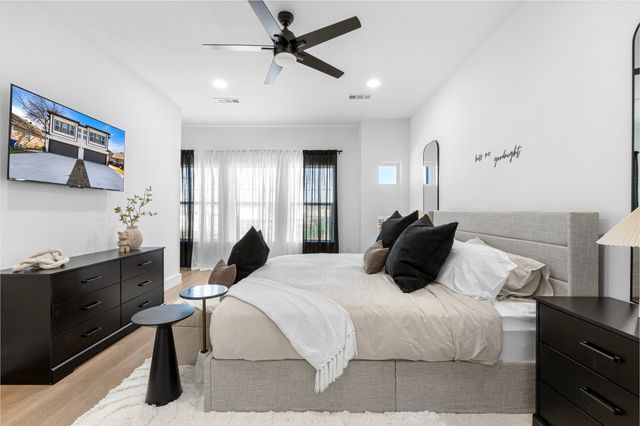 1509 S Barry Avenue, Dallas, TX 75223