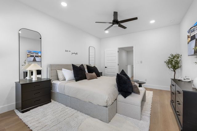 1509 S Barry Avenue, Dallas, TX 75223