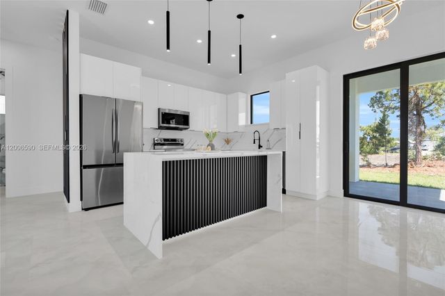 3406 29th ST SW, Lehigh Acres, FL 33976