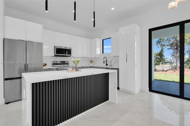 3406 29th ST SW, Lehigh Acres, FL 33976