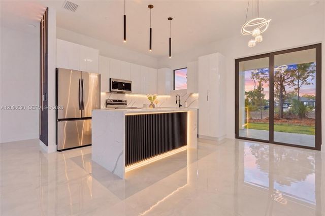 3406 29th ST SW, Lehigh Acres, FL 33976