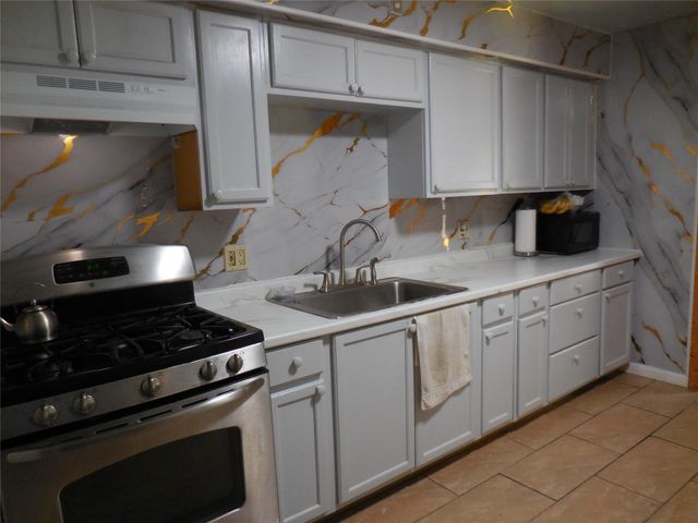 938 E 8 Street, Erie, PA 16503