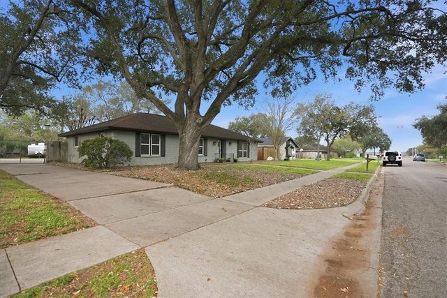 11133 Forest Hill, Corpus Christi, TX 78410